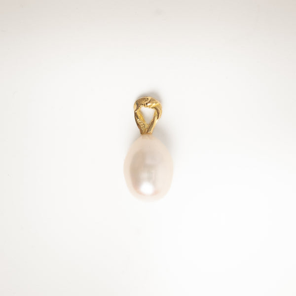 The Nike Pearl Pendant